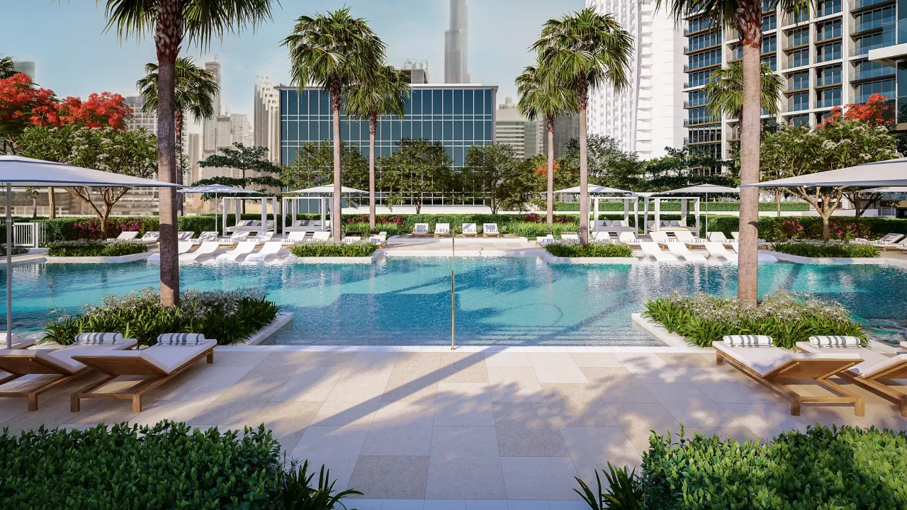 Peninsula Four, The Plaza